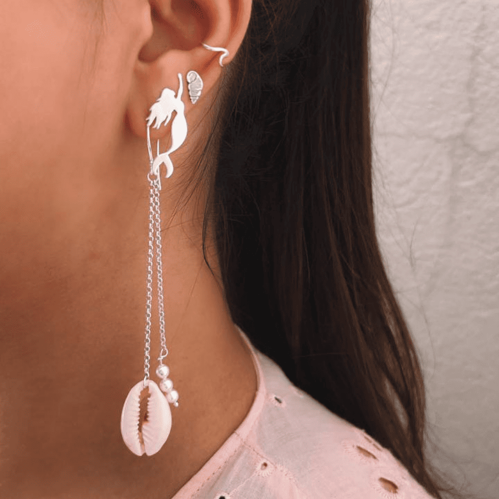 Brinco com Búzio e Pérolas em Prata 925